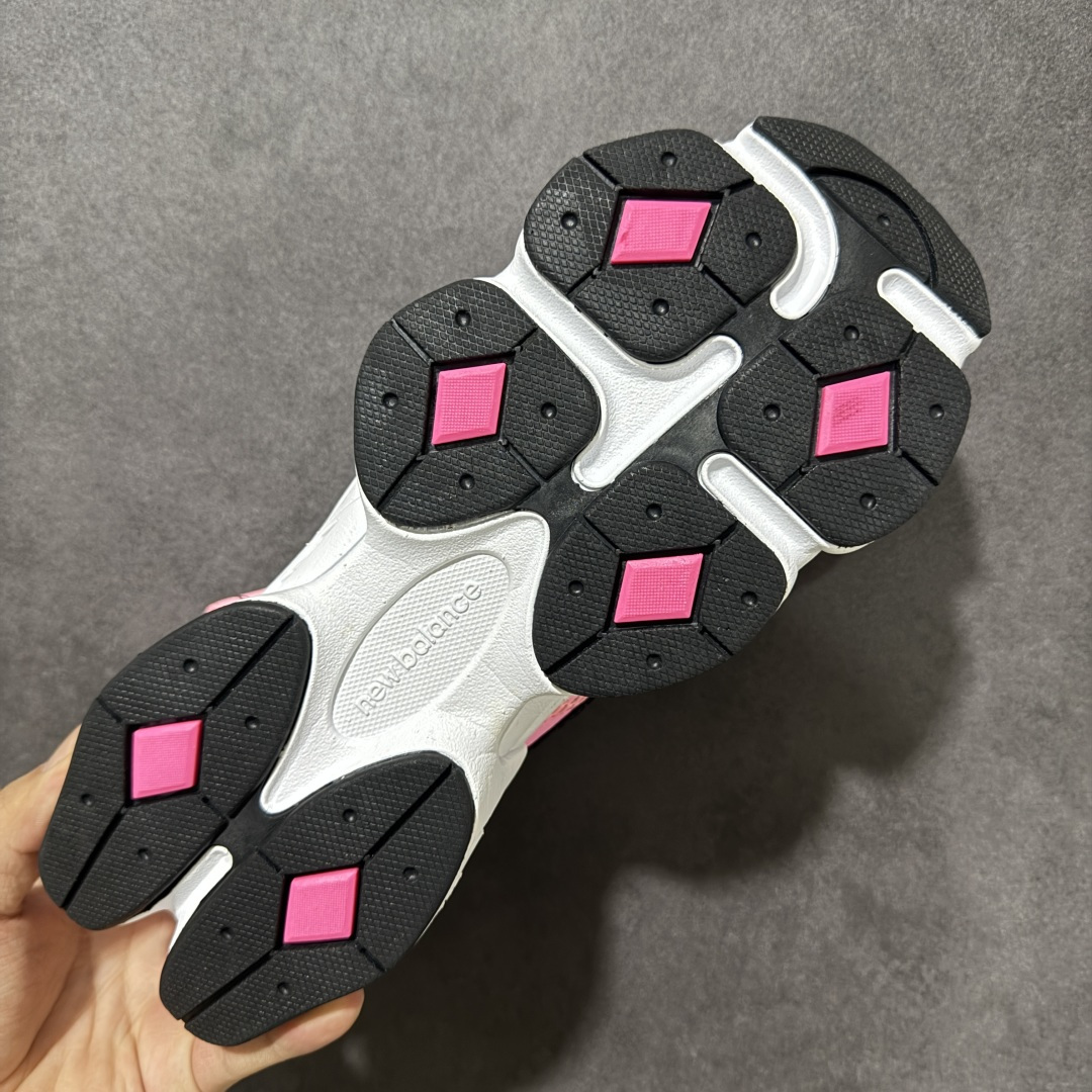 图片[9]-【公司级】New Balance NB 9060 复古单品 9060凉鞋 鞋款灵感源自设计师本人对夏日的怀日回忆。鞋面大身由空间双格及磨砂鞋面拼接而生，配以柔和、温暖的粉橘色调，夏日氛围拉满采用大面积网眼以及麂皮材质覆盖鞋身，还原经典气质。搭载ABZORB避震科技，由泡沫聚酯制成，上脚可以有效减少由鞋底反弹对身体及双腿的冲击 货号：U90608AD 尺码：36 37 37.5 38 38.5 39.5 40 40.5 41-莆田鞋