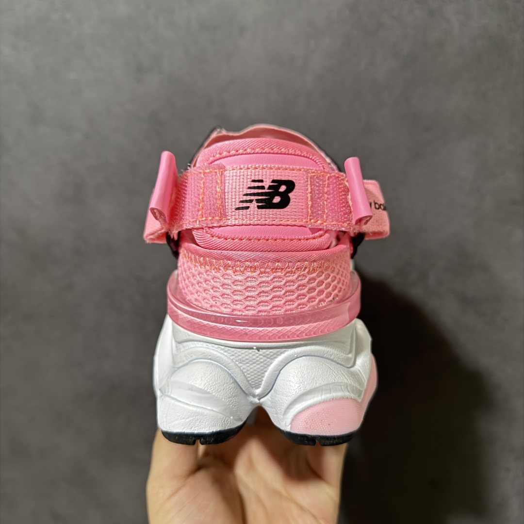 图片[4]-【公司级】New Balance NB 9060 复古单品 9060凉鞋 鞋款灵感源自设计师本人对夏日的怀日回忆。鞋面大身由空间双格及磨砂鞋面拼接而生，配以柔和、温暖的粉橘色调，夏日氛围拉满采用大面积网眼以及麂皮材质覆盖鞋身，还原经典气质。搭载ABZORB避震科技，由泡沫聚酯制成，上脚可以有效减少由鞋底反弹对身体及双腿的冲击 货号：U90608AD 尺码：36 37 37.5 38 38.5 39.5 40 40.5 41-莆田鞋