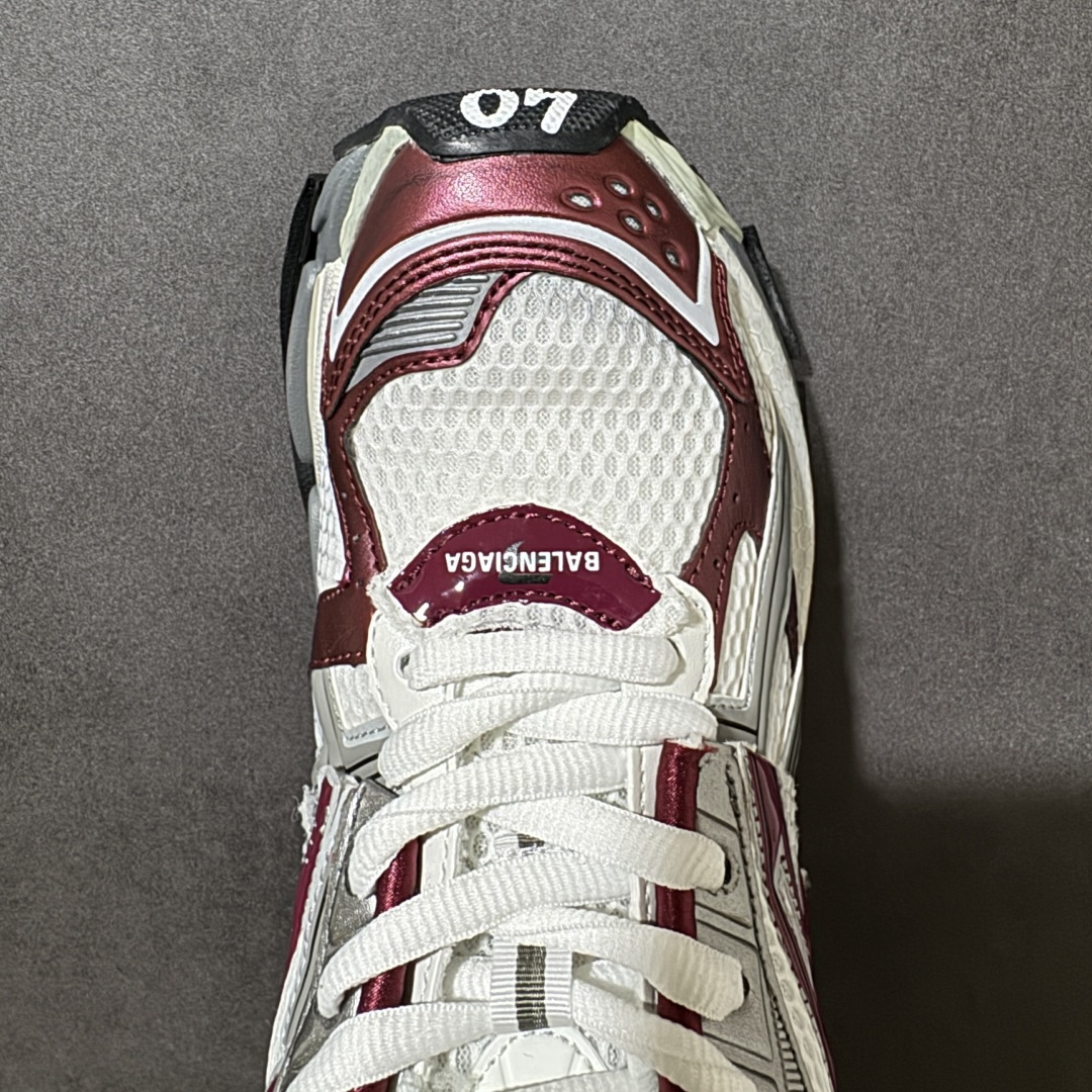 图片[5]-【公司级H版】BALENCIAGA Runner 巴黎世家七代 灰红色 此系列是通过溢胶、做旧、缝线等细节 展示了设计师 Demna 的运动鞋风格 用一双「旧鞋」传递复古感 后侧板、翘起的鞋头 则展示了 Demna 在结构上的未来构想 原装大盒从里到外一切百分百还原官方配置 顶级专供碾压一切版本 尺码：35 36 37 38 39 40 41 42 43 44 45 46-选品中心