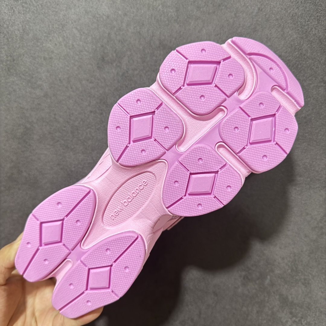 图片[9]-【公司级】New Balance 9060系列 新百伦 复古休闲运动慢跑鞋 鞋面大身由空间双格及磨砂鞋面拼接而生 采用大面积网眼以及麂皮材质覆盖鞋身 还原经典气质 搭载ABZORB避震科技 由泡沫聚酯制成 上脚可以有效减少由鞋底反弹对身体及双腿的冲击力 货号：U90607DG 尺码：36 37 37.5 38 38.5 39.5 40 40.5 41.5-莆田鞋