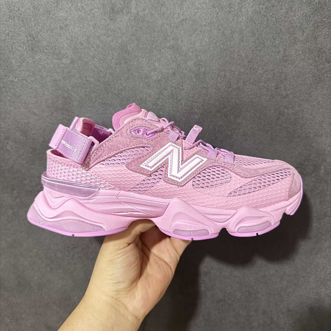 【公司级】New Balance 9060系列 新百伦 复古休闲运动慢跑鞋 鞋面大身由空间双格及磨砂鞋面拼接而生 采用大面积网眼以及麂皮材质覆盖鞋身 还原经典气质 搭载ABZORB避震科技 由泡沫聚酯制成 上脚可以有效减少由鞋底反弹对身体及双腿的冲击力 货号：U90607DG 尺码：36 37 37.5 38 38.5 39.5 40 40.5 41.5-莆田鞋