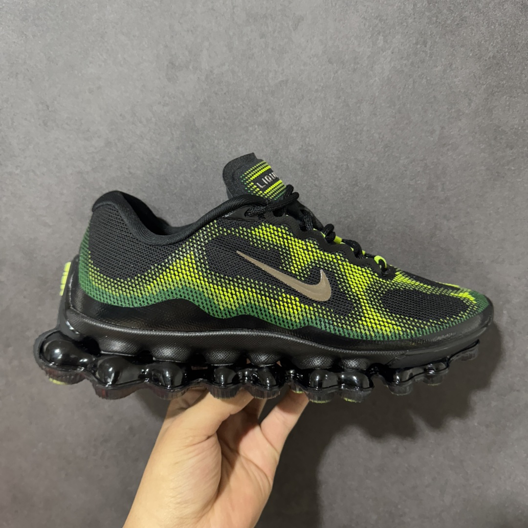 【公司级】 Nike Air Liquid Max 耐克 舒适贴合 耐磨防滑 全掌气垫缓震 低帮运动跑步鞋，时尚舒适的穿着感受和出众格调 鞋款设计灵感源自经典 搭配全掌气垫和新颖配色 彰显的出众创新 缔造非凡舒适的日常穿着体验 从跑步运动汲取设计灵感 打造利落外观 让你时刻彰显风范。 货号：IQ7634-001 尺码： 36 37.5 38 39 40 41 42 43 44 45 46-莆田鞋