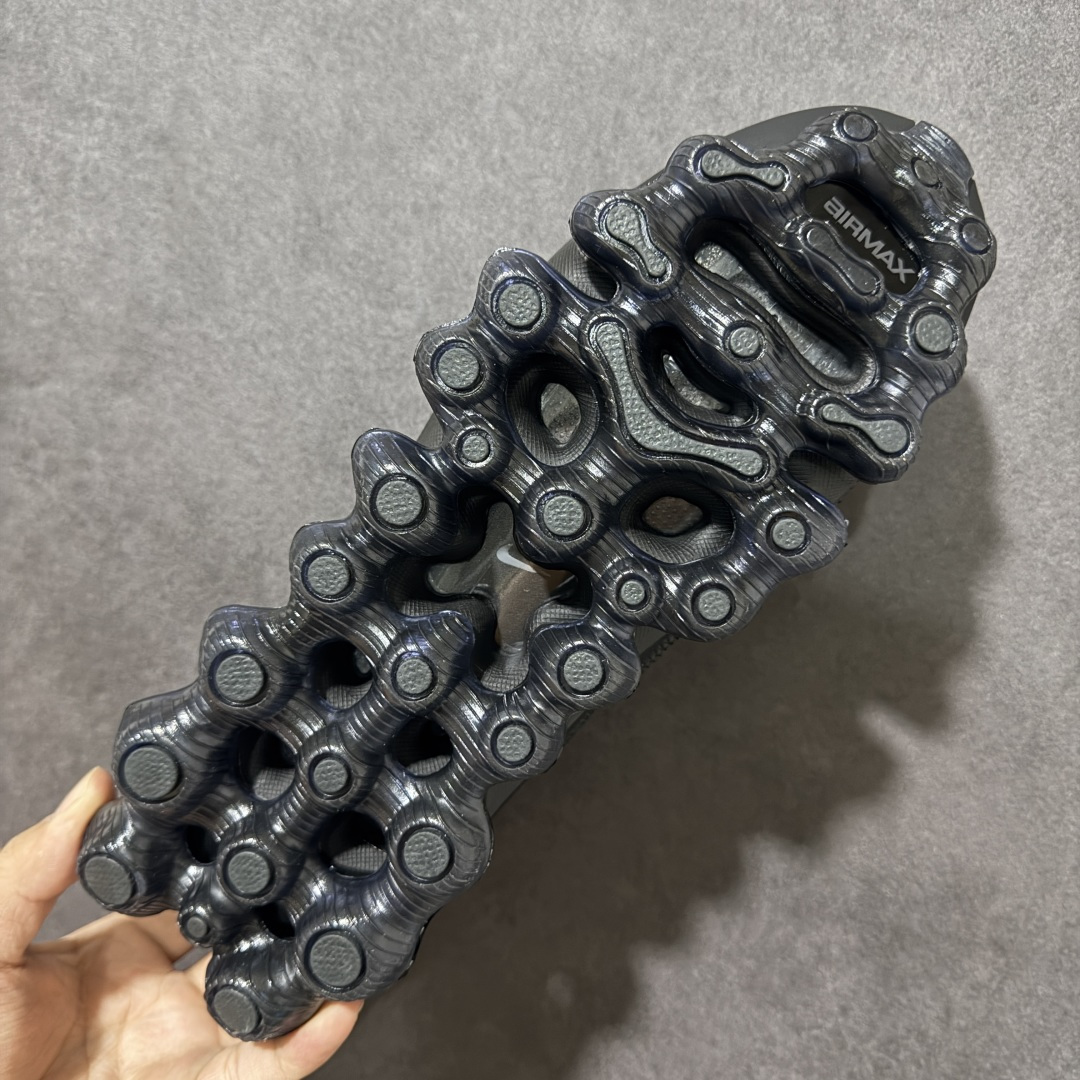 图片[9]-【公司级】 Nike Air Liquid Max 耐克 舒适贴合 耐磨防滑 全掌气垫缓震 低帮运动跑步鞋，时尚舒适的穿着感受和出众格调 鞋款设计灵感源自经典 搭配全掌气垫和新颖配色 彰显的出众创新 缔造非凡舒适的日常穿着体验 从跑步运动汲取设计灵感 打造利落外观 让你时刻彰显风范。 货号：IQ8601-001 尺码： 36 37.5 38 39 40 41 42 43 44 45 46-莆田鞋