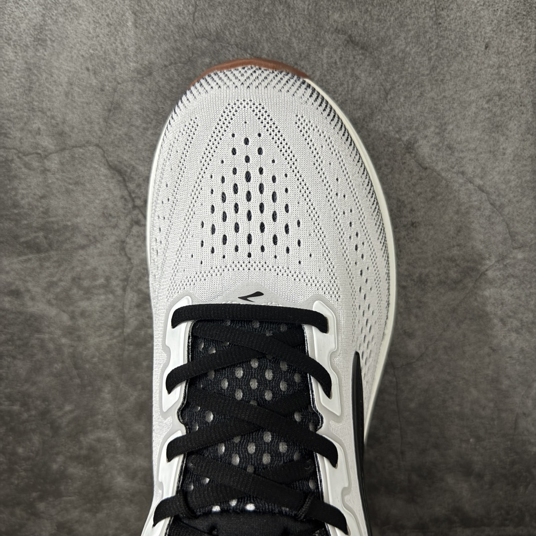 图片[5]-【BT纯原】Brooks Glycerin 23 布鲁克斯甘油 男女同款 正宗发泡超临界跑鞋 鞋面透气网眼 穿着舒适四季能穿 鞋面采用原厂甲卡梭织布此工艺只有DG那边才能做好 中底采用 DNA Tuned 超临界发泡 前掌DNA FLASH V2 抓地防滑耐磨 轻量竞速 日常跑步/马拉松/通勤最适合不过 超临界：核心特点 材质与脚感：采用EVA与TPU混合的超临界发泡材料，脚感软弹，回弹比Ortholite更快，重量更轻（单只约150克），能有效提升能量回馈，目前算最核心的中底！ ​采用原厂1：1 原盒原标 原厂欧索奈鞋垫 一切细节 做工以及脚感均做到完美还原 欢迎品鉴💪 尺码：35.5 36 36.5 37.5 38 38.5 39 40 40.5 41 42 42.5 43 44 44.5 45 46 46.5 47.5-莆田鞋