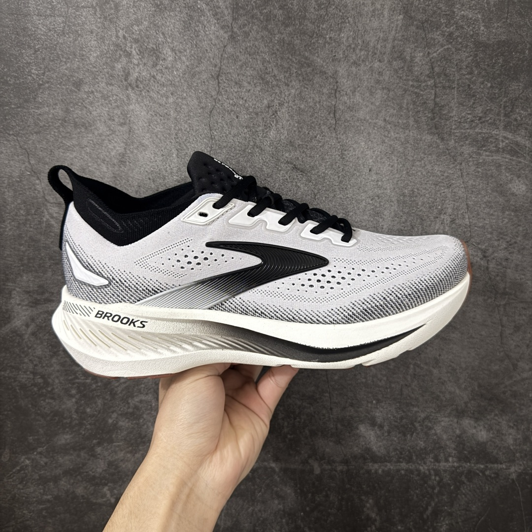 【BT纯原】Brooks Glycerin 23 布鲁克斯甘油 男女同款 正宗发泡超临界跑鞋 鞋面透气网眼 穿着舒适四季能穿 鞋面采用原厂甲卡梭织布此工艺只有DG那边才能做好 中底采用 DNA Tuned 超临界发泡 前掌DNA FLASH V2 抓地防滑耐磨 轻量竞速 日常跑步/马拉松/通勤最适合不过 超临界：核心特点 材质与脚感：采用EVA与TPU混合的超临界发泡材料，脚感软弹，回弹比Ortholite更快，重量更轻（单只约150克），能有效提升能量回馈，目前算最核心的中底！ ​采用原厂1：1 原盒原标 原厂欧索奈鞋垫 一切细节 做工以及脚感均做到完美还原 欢迎品鉴💪 尺码：35.5 36 36.5 37.5 38 38.5 39 40 40.5 41 42 42.5 43 44 44.5 45 46 46.5 47.5-莆田鞋