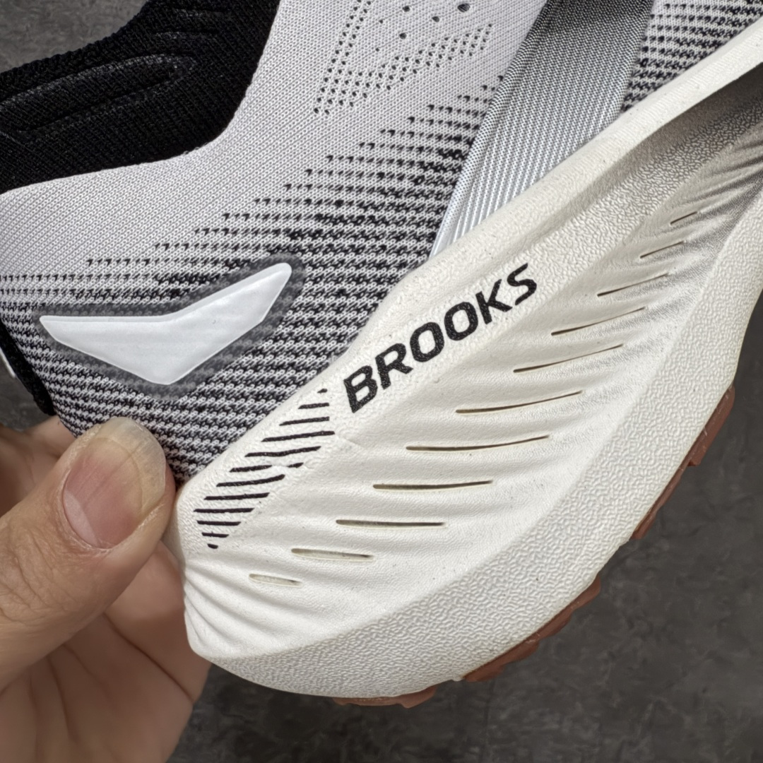 图片[3]-【BT纯原】Brooks Glycerin 23 布鲁克斯甘油 男女同款 正宗发泡超临界跑鞋 鞋面透气网眼 穿着舒适四季能穿 鞋面采用原厂甲卡梭织布此工艺只有DG那边才能做好 中底采用 DNA Tuned 超临界发泡 前掌DNA FLASH V2 抓地防滑耐磨 轻量竞速 日常跑步/马拉松/通勤最适合不过 超临界：核心特点 材质与脚感：采用EVA与TPU混合的超临界发泡材料，脚感软弹，回弹比Ortholite更快，重量更轻（单只约150克），能有效提升能量回馈，目前算最核心的中底！ ​采用原厂1：1 原盒原标 原厂欧索奈鞋垫 一切细节 做工以及脚感均做到完美还原 欢迎品鉴💪 尺码：35.5 36 36.5 37.5 38 38.5 39 40 40.5 41 42 42.5 43 44 44.5 45 46 46.5 47.5-莆田鞋