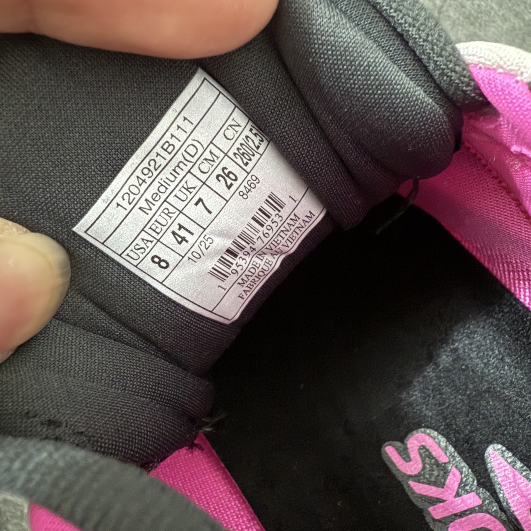 图片[8]-【BT纯原】Brooks Glycerin 23 布鲁克斯甘油 男女同款 正宗发泡超临界跑鞋 鞋面透气网眼 穿着舒适四季能穿 鞋面采用原厂甲卡梭织布此工艺只有DG那边才能做好 中底采用 DNA Tuned 超临界发泡 前掌DNA FLASH V2 抓地防滑耐磨 轻量竞速 日常跑步/马拉松/通勤最适合不过 超临界：核心特点 材质与脚感：采用EVA与TPU混合的超临界发泡材料，脚感软弹，回弹比Ortholite更快，重量更轻（单只约150克），能有效提升能量回馈，目前算最核心的中底！ ​采用原厂1：1 原盒原标 原厂欧索奈鞋垫 一切细节 做工以及脚感均做到完美还原 欢迎品鉴💪 尺码：35.5 36 36.5 37.5 38 38.5 39 40 40.5 41 42 42.5 43 44 44.5 45 46 46.5 47.5-莆田鞋