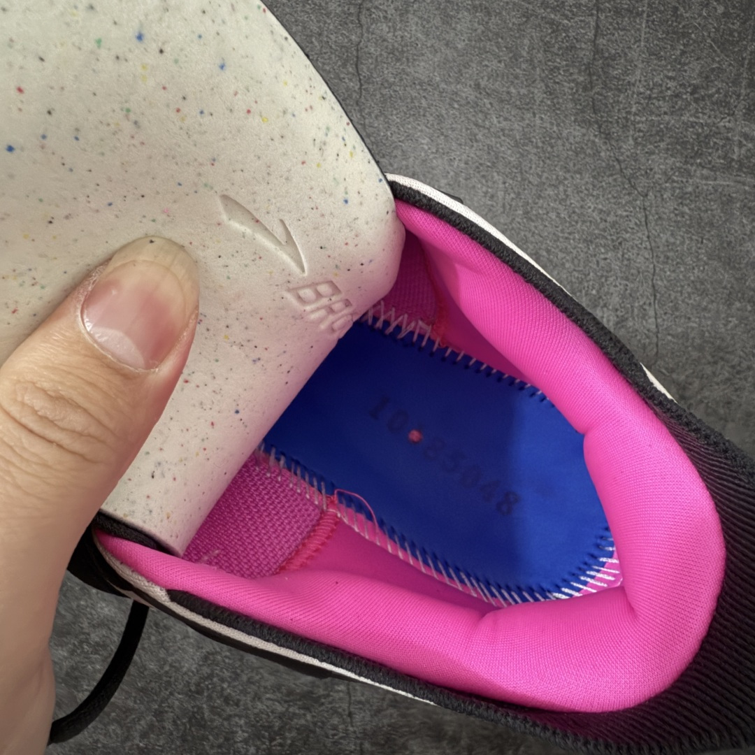 图片[10]-【BT纯原】Brooks Glycerin 23 布鲁克斯甘油 男女同款 正宗发泡超临界跑鞋 鞋面透气网眼 穿着舒适四季能穿 鞋面采用原厂甲卡梭织布此工艺只有DG那边才能做好 中底采用 DNA Tuned 超临界发泡 前掌DNA FLASH V2 抓地防滑耐磨 轻量竞速 日常跑步/马拉松/通勤最适合不过 超临界：核心特点 材质与脚感：采用EVA与TPU混合的超临界发泡材料，脚感软弹，回弹比Ortholite更快，重量更轻（单只约150克），能有效提升能量回馈，目前算最核心的中底！ ​采用原厂1：1 原盒原标 原厂欧索奈鞋垫 一切细节 做工以及脚感均做到完美还原 欢迎品鉴💪 尺码：35.5 36 36.5 37.5 38 38.5 39 40 40.5 41 42 42.5 43 44 44.5 45 46 46.5 47.5-莆田鞋
