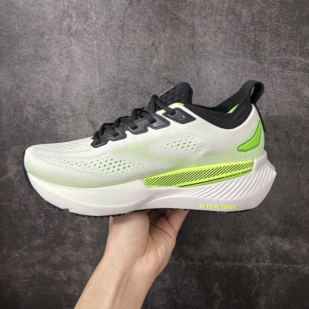 图片[2]-【BT纯原】Brooks Glycerin 23 布鲁克斯甘油 男女同款 正宗发泡超临界跑鞋 鞋面透气网眼 穿着舒适四季能穿 鞋面采用原厂甲卡梭织布此工艺只有DG那边才能做好 中底采用 DNA Tuned 超临界发泡 前掌DNA FLASH V2 抓地防滑耐磨 轻量竞速 日常跑步/马拉松/通勤最适合不过 超临界：核心特点 材质与脚感：采用EVA与TPU混合的超临界发泡材料，脚感软弹，回弹比Ortholite更快，重量更轻（单只约150克），能有效提升能量回馈，目前算最核心的中底！ ​采用原厂1：1 原盒原标 原厂欧索奈鞋垫 一切细节 做工以及脚感均做到完美还原 欢迎品鉴💪 尺码：35.5 36 36.5 37.5 38 38.5 39 40 40.5 41 42 42.5 43 44 44.5 45 46 46.5 47.5-莆田鞋