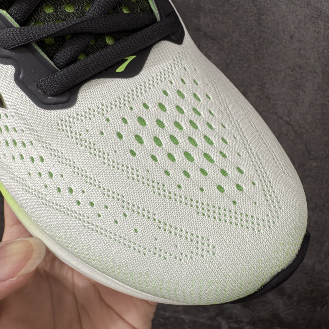 图片[5]-【BT纯原】Brooks Glycerin 23 布鲁克斯甘油 男女同款 正宗发泡超临界跑鞋 鞋面透气网眼 穿着舒适四季能穿 鞋面采用原厂甲卡梭织布此工艺只有DG那边才能做好 中底采用 DNA Tuned 超临界发泡 前掌DNA FLASH V2 抓地防滑耐磨 轻量竞速 日常跑步/马拉松/通勤最适合不过 超临界：核心特点 材质与脚感：采用EVA与TPU混合的超临界发泡材料，脚感软弹，回弹比Ortholite更快，重量更轻（单只约150克），能有效提升能量回馈，目前算最核心的中底！ ​采用原厂1：1 原盒原标 原厂欧索奈鞋垫 一切细节 做工以及脚感均做到完美还原 欢迎品鉴💪 尺码：35.5 36 36.5 37.5 38 38.5 39 40 40.5 41 42 42.5 43 44 44.5 45 46 46.5 47.5-莆田鞋