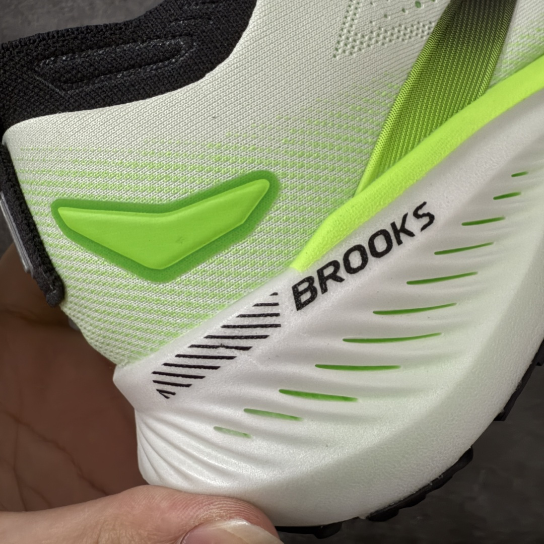图片[3]-【BT纯原】Brooks Glycerin 23 布鲁克斯甘油 男女同款 正宗发泡超临界跑鞋 鞋面透气网眼 穿着舒适四季能穿 鞋面采用原厂甲卡梭织布此工艺只有DG那边才能做好 中底采用 DNA Tuned 超临界发泡 前掌DNA FLASH V2 抓地防滑耐磨 轻量竞速 日常跑步/马拉松/通勤最适合不过 超临界：核心特点 材质与脚感：采用EVA与TPU混合的超临界发泡材料，脚感软弹，回弹比Ortholite更快，重量更轻（单只约150克），能有效提升能量回馈，目前算最核心的中底！ ​采用原厂1：1 原盒原标 原厂欧索奈鞋垫 一切细节 做工以及脚感均做到完美还原 欢迎品鉴💪 尺码：35.5 36 36.5 37.5 38 38.5 39 40 40.5 41 42 42.5 43 44 44.5 45 46 46.5 47.5-莆田鞋