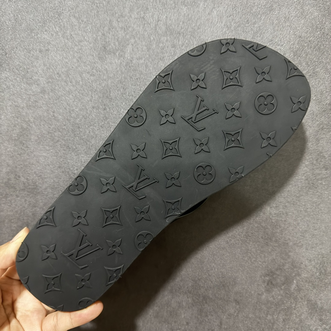 图片[9]-【广东纯原】lv-路易威登 人字拖 拖鞋系列 外单的最爱😍 新品凉拖鞋，高端精品，鞋面精致压花logo装饰，精细做工，鞋底超软，休闲宽松舒适型，夏季必入哦！ 尺码：35-45-选品中心