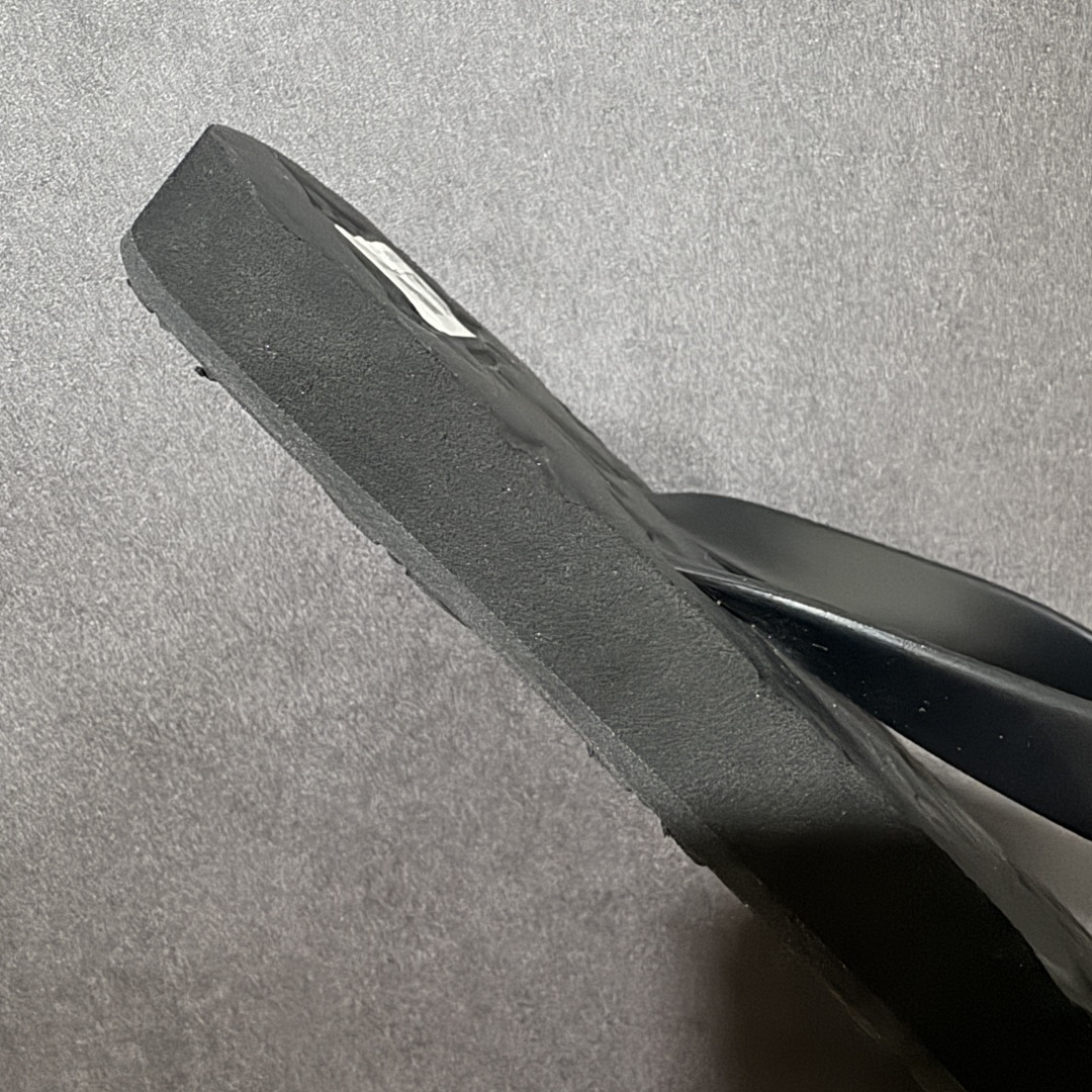 图片[7]-【广东纯原】lv-路易威登 人字拖 拖鞋系列 外单的最爱😍 新品凉拖鞋，高端精品，鞋面精致压花logo装饰，精细做工，鞋底超软，休闲宽松舒适型，夏季必入哦！ 尺码：35-45-选品中心