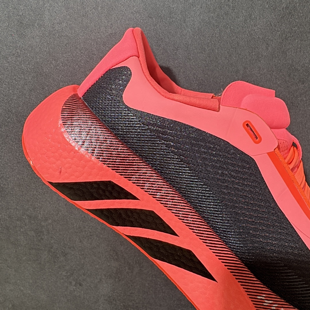 AD Hyper Boost Edge M 轻量竞速运动跑鞋CELERMESH针织网面非常轻薄 纤维间的