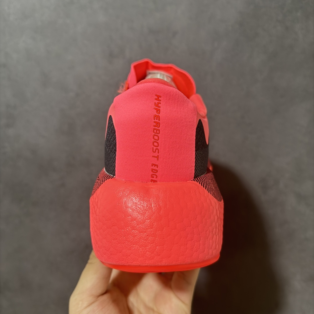 AD Hyper Boost Edge M 轻量竞速运动跑鞋CELERMESH针织网面非常轻薄 纤维间的