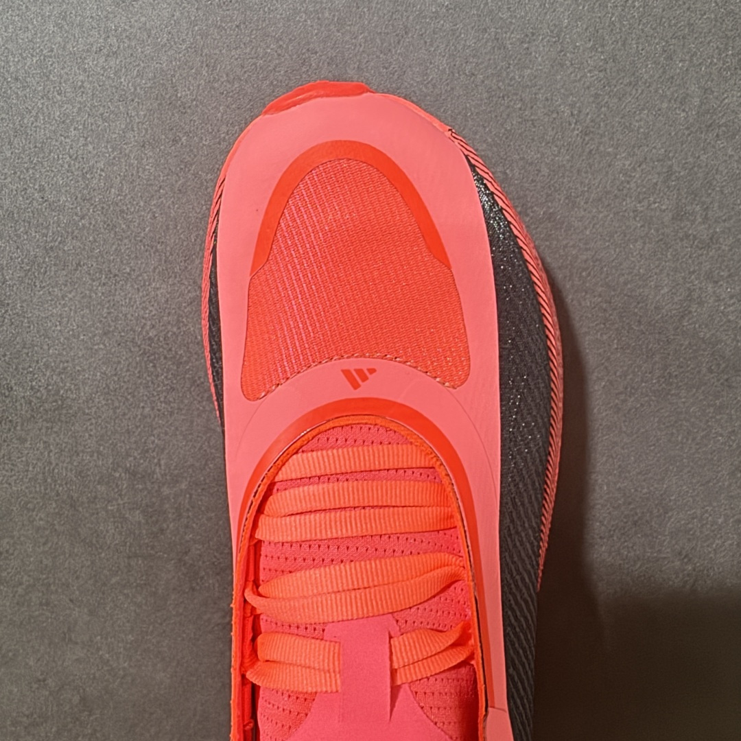 AD Hyper Boost Edge M 轻量竞速运动跑鞋CELERMESH针织网面非常轻薄 纤维间的