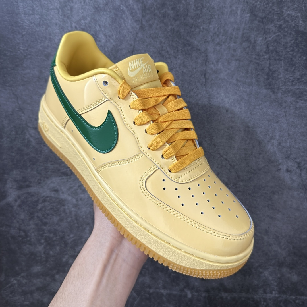图片[3]-【Top纯原】NK Air Force 1\’07 Low \”Topaz Gold\” 黄玉 空军一号低帮休闲板鞋 #鞋款整体以亮面皮革覆盖，通体柠檬黄的配色搭配绿色Swoosh点缀，营造出千禧年的复古氛围。 货号：IO4489-700 尺码：40 40.5 41 42 42.5 43 44 44.5 45 46 47.5-莆田鞋