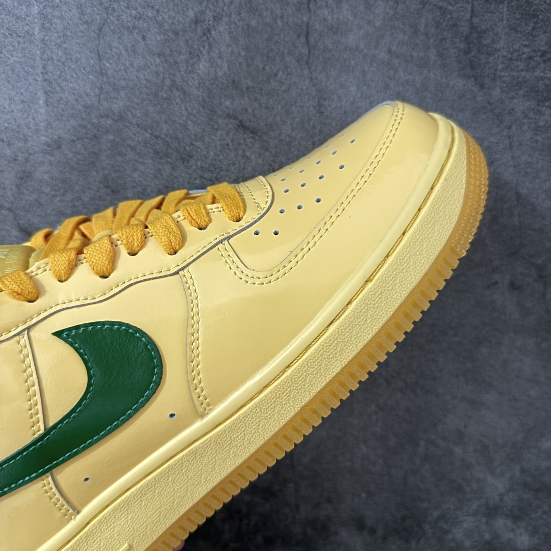 图片[6]-【Top纯原】NK Air Force 1\’07 Low \”Topaz Gold\” 黄玉 空军一号低帮休闲板鞋 #鞋款整体以亮面皮革覆盖，通体柠檬黄的配色搭配绿色Swoosh点缀，营造出千禧年的复古氛围。 货号：IO4489-700 尺码：40 40.5 41 42 42.5 43 44 44.5 45 46 47.5-莆田鞋