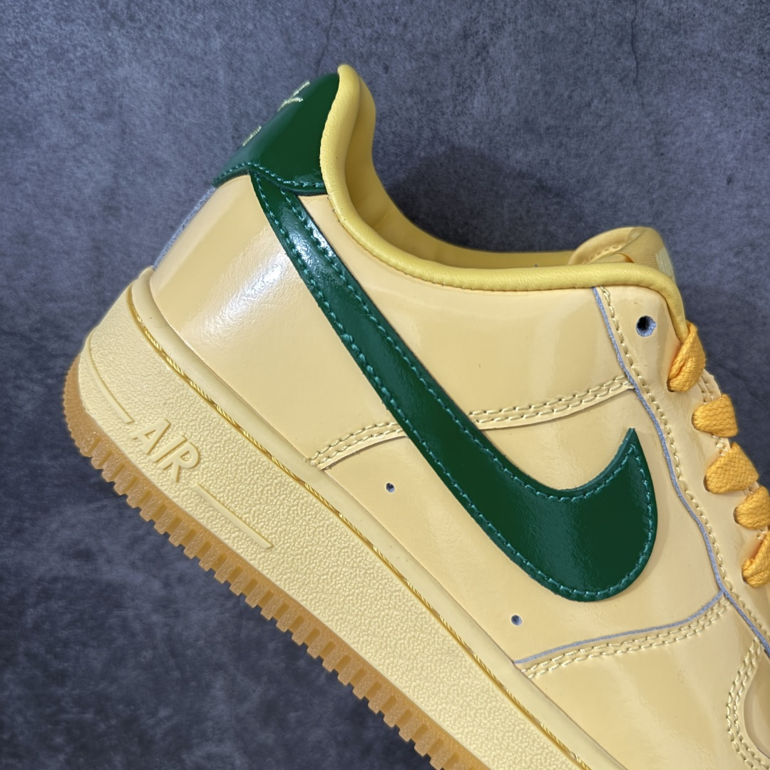 图片[7]-【Top纯原】NK Air Force 1\’07 Low \”Topaz Gold\” 黄玉 空军一号低帮休闲板鞋 #鞋款整体以亮面皮革覆盖，通体柠檬黄的配色搭配绿色Swoosh点缀，营造出千禧年的复古氛围。 货号：IO4489-700 尺码：40 40.5 41 42 42.5 43 44 44.5 45 46 47.5-莆田鞋
