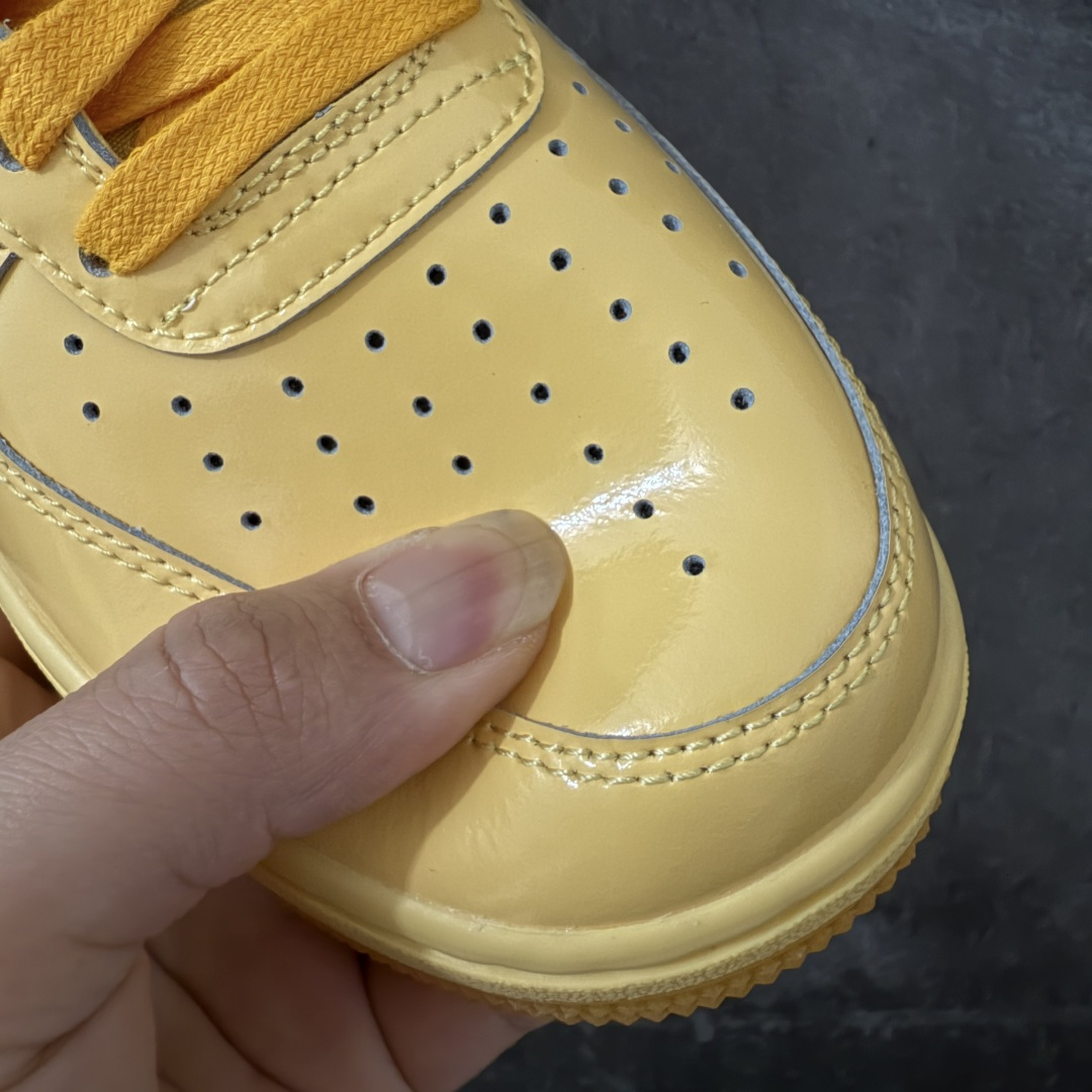 图片[4]-【Top纯原】NK Air Force 1\’07 Low \”Topaz Gold\” 黄玉 空军一号低帮休闲板鞋 #鞋款整体以亮面皮革覆盖，通体柠檬黄的配色搭配绿色Swoosh点缀，营造出千禧年的复古氛围。 货号：IO4489-700 尺码：40 40.5 41 42 42.5 43 44 44.5 45 46 47.5-莆田鞋