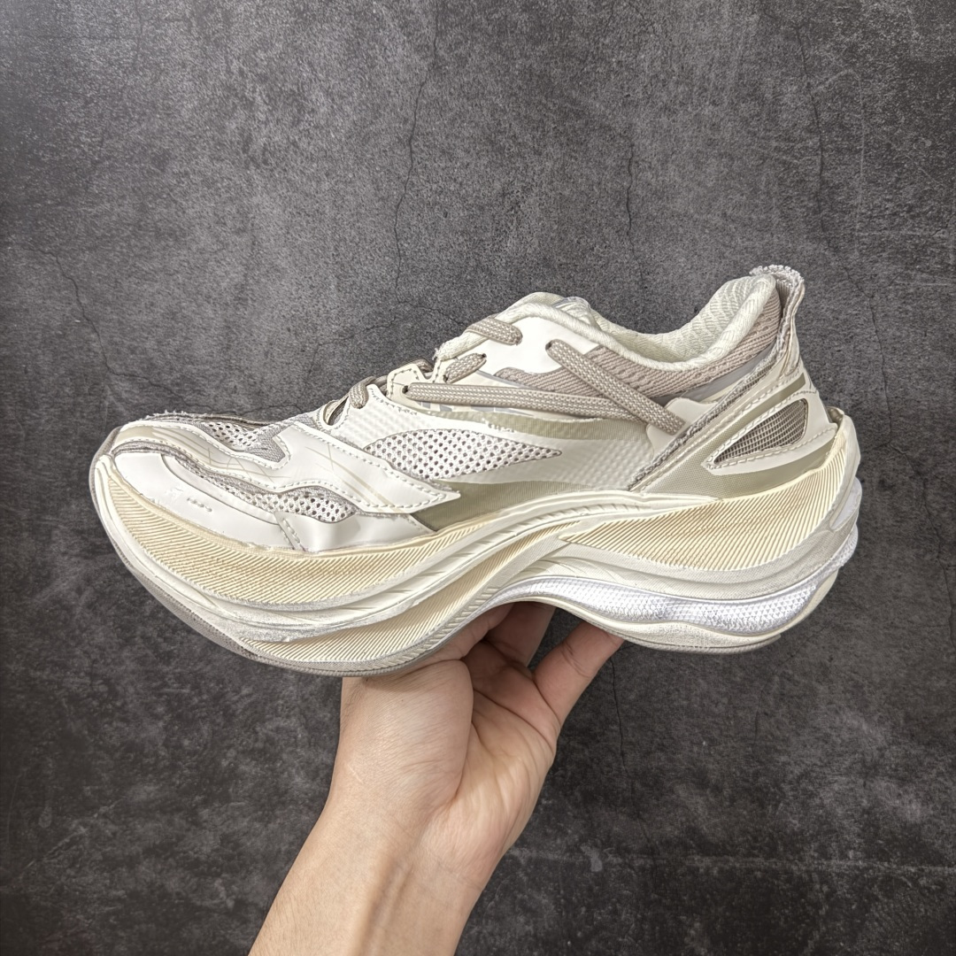 图片[2]-【VG纯原】Balenciaga巴黎世家26代 Jet 压纹印花 圆头厚底4.25cm 低帮 老爹鞋 米色 市场老牌巴黎世家大厂出品 品质价格无需多言 原鞋原材料打造 一比一细节还原 此款相对之前款式轻质很多 超厚鞋底增高4-5cm 高街风格-莆田鞋