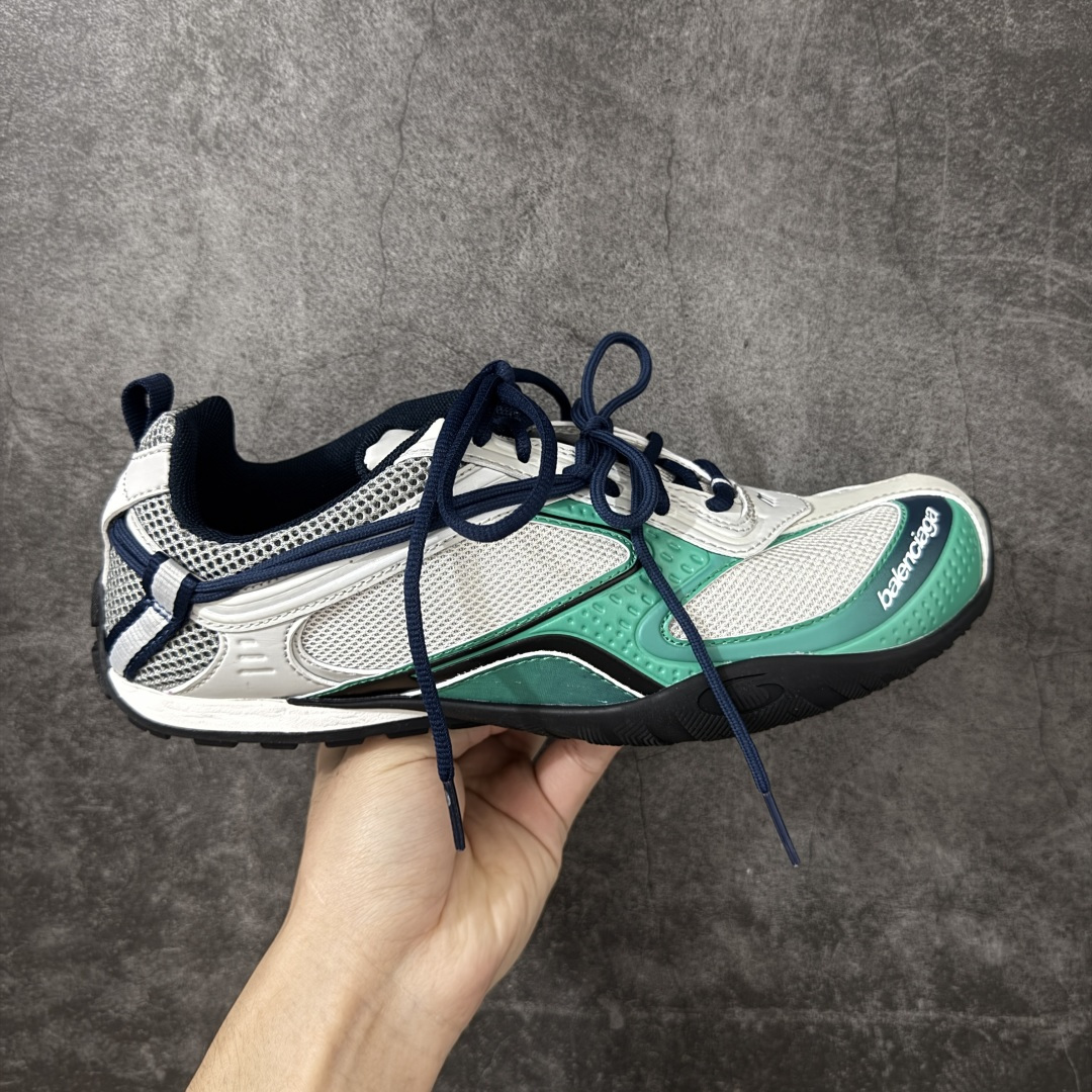 【OK版本】Balenciaga巴黎世家 Radar 圆头系带 做旧效果 低帮 生活休闲鞋 巴黎世家25代 轻薄款经典黑出货 这个非常适合春夏季 很薄很轻 摆脱了巴黎世家往昔那种笨重的观念 尺码：35-46-莆田鞋