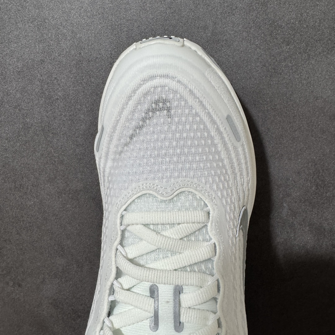 图片[5]-【公司级】Nike Air Zoom Vomero Plus 耐克网面厚底气垫跑鞋 II7181-102  尺码：35.5 36 36.5 37.5 38 38.5 39 40 40.5 41 42 42.5 43 44 44.5 45 46-莆田鞋