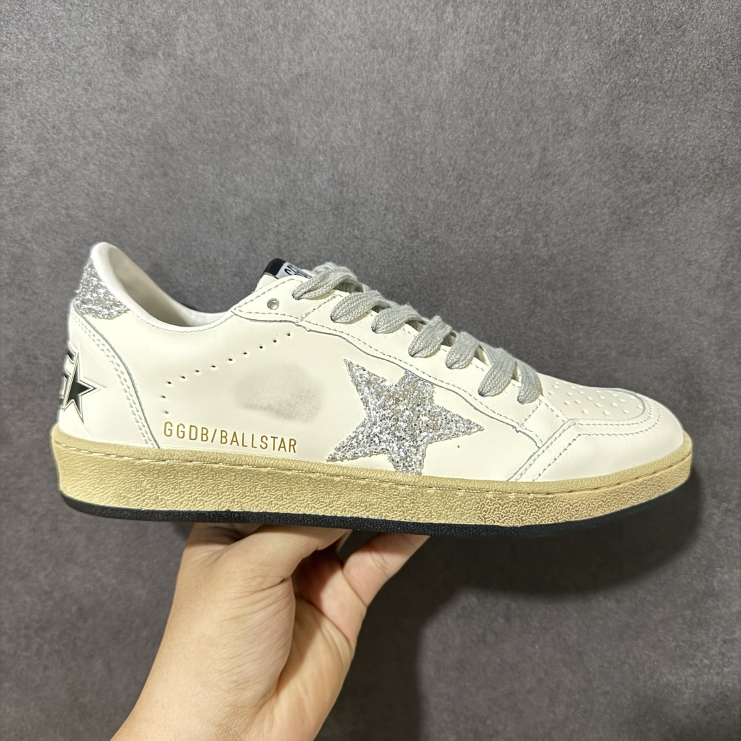 【H11纯原】GGDB Golden Goose Super Star 小脏鞋 复古休闲 手工做旧 头层牛皮 男女同款板鞋 #独家原盒 原底原料 开模打造 #原厂织唛鞋标 高精密准度 #全手工打磨做旧 匹配原版98%以上 #原厂增高鞋垫 完美精细做工 #外贸平台专供 顶级品质头层牛皮 #皮料切割干净 无任何毛边 清洁度细节完美 #全手工打磨做旧 还原巴黎时装周出镜质感 #全方位贴合包裹脚型 舒服不磨脚 #自带3厘米内增高 隐形拉长腿部线条 尺码：36 37 38 39 40 41 42 43 44 45 46-莆田鞋