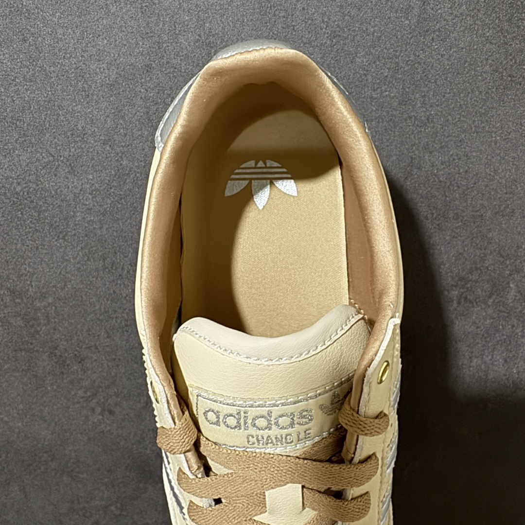 图片[6]-【公司级】adidas阿迪达斯三叶草男女鞋CHANGLE运动休闲鞋，经典鞋款，皮革鞋面，橡胶外底，提供可靠抓力。日版鞋款致敬经典，融入现代风格。以复古低帮造型亮相，经典设计得以保留，并融入了双缝线丁 型鞋头焕新。采用舒适的摔纹打孔皮革精心打造，触感良好又实穿。鞋带设计，提供贴合且可调节的穿着体验，适合日常穿着。橡胶外底提供可靠抓力，令此款，运动鞋成为城市探索的百搭之选。adidas 品牌标识也为复古外观增添了正宗实感。 货号：KJ3961 尺码： 36-45带半码-莆田鞋