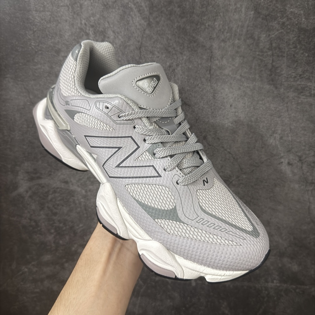 图片[3]-【纯原版】 New Balance NB9060 联名款 复古休闲运动慢跑鞋 U90601NR 全套原楦原纸板原厂数据开发 进口三明治网面 原装进口翻毛皮料正确绒感卡色 正确中底拉帮中底网布细节 原厂标裁 带紫光防伪 定制后跟透明水晶模块 冲裁组合 大底贴合程度胶水上色把控完美 整洁度挑战全网艺术家 多道序QC把关品质完善 匠心打造 耗时两个月开发完成 工艺极其复杂难度可想而知 新开独立私模大底 全网唯一正确六层组合大底 高端零售专供产物 尺码：36 37 37.5 38 38.5 39 40 40.5 41 42 42.5 43 44 45 46.5-选品中心