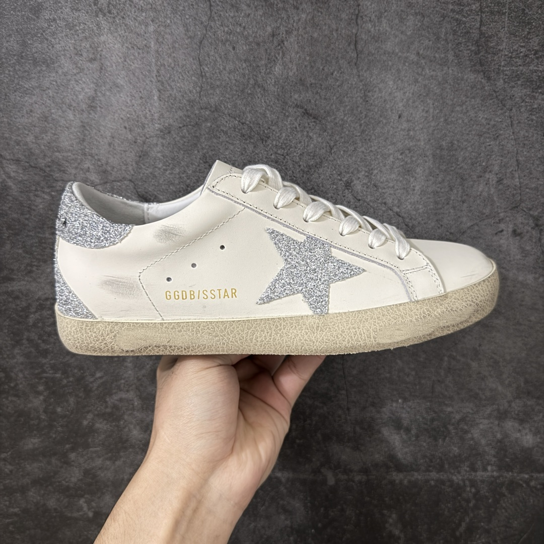 【莞产外贸版】GGDB Golden Goose Super Star 小脏鞋运动鞋 头层牛皮A级皮市面最顶级最性价比版本 欢迎各位外贸大佬拿样对比‼️ 火爆全网各路明星纷纷上脚，头层牛皮小脏鞋，顶级品质 全部细节官网同步 完美精细做工，全手工打磨做旧，自带3厘米内增高，巴黎时装周出镜率最高的小脏鞋。2020Golden Goose 官网同步上新，舒服不磨脚！ 尺码：35 36 37 38 39 40-选品中心