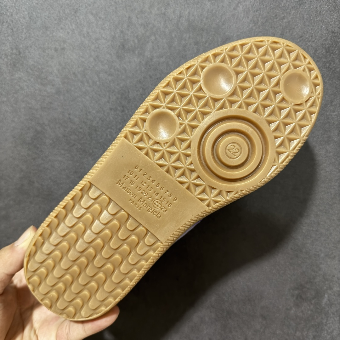 图片[9]-【公司级】Maison Margiela梅森马吉拉Replica 休闲低帮德训鞋 采用绒面和皮革拼接，橡胶底耐磨防滑，打造欧美时尚。该鞋款的外观设计走在时尚前沿，其独特的风格款式构成了品牌身份重要的一部分。 货号：S58WS0109 尺码： 35 36 37 38 39 40-选品中心