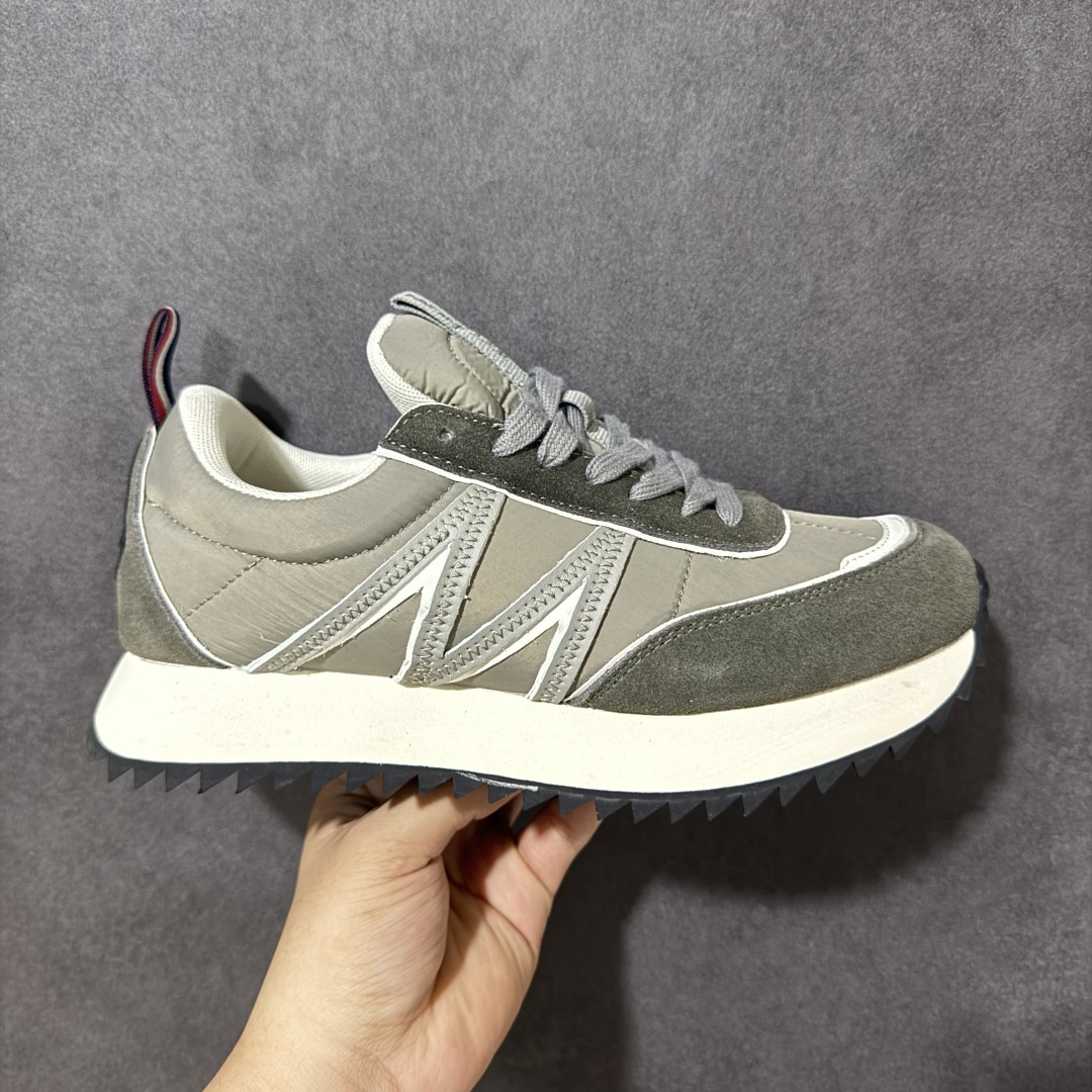 【公司级】盟可睐(蒙口)Moncler Pacey Low Sneaker 佩西系列低帮轻量户外登山运动鞋 #配置天地盖礼盒 #采用防撕裂牛津布组合翻毛皮饰片鞋面材质 #配置缓震OrthoLite(欧索莱)透气吸汗鞋垫 #双层EVA缓震材料中底 #外置锯齿防滑橡胶鞋底 尺码：36 37 38 39 40 41 42 43 44 45-选品中心
