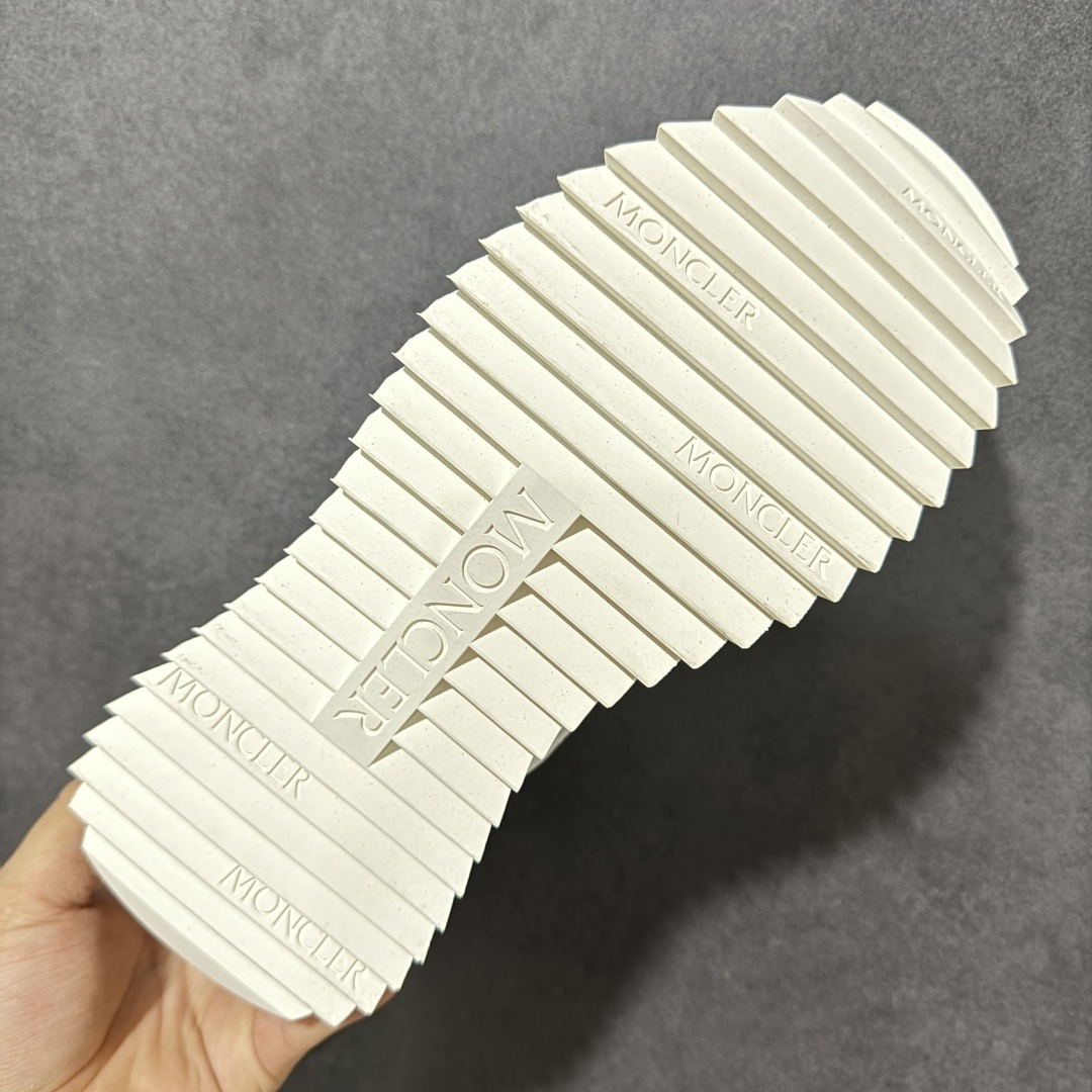 图片[9]-【公司级】盟可睐(蒙口)Moncler Pacey Low Sneaker 佩西系列低帮轻量户外登山运动鞋 #配置天地盖礼盒 #采用防撕裂牛津布组合翻毛皮饰片鞋面材质 #配置缓震OrthoLite(欧索莱)透气吸汗鞋垫 #双层EVA缓震材料中底 #外置锯齿防滑橡胶鞋底 尺码：36 37 38 39 40 41 42 43 44 45-莆田鞋