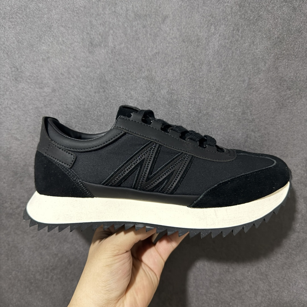 【公司级】盟可睐(蒙口)Moncler Pacey Low Sneaker 佩西系列低帮轻量户外登山运动鞋 #配置天地盖礼盒 #采用防撕裂牛津布组合翻毛皮饰片鞋面材质 #配置缓震OrthoLite(欧索莱)透气吸汗鞋垫 #双层EVA缓震材料中底 #外置锯齿防滑橡胶鞋底 尺码：36 37 38 39 40 41 42 43 44 45-选品中心