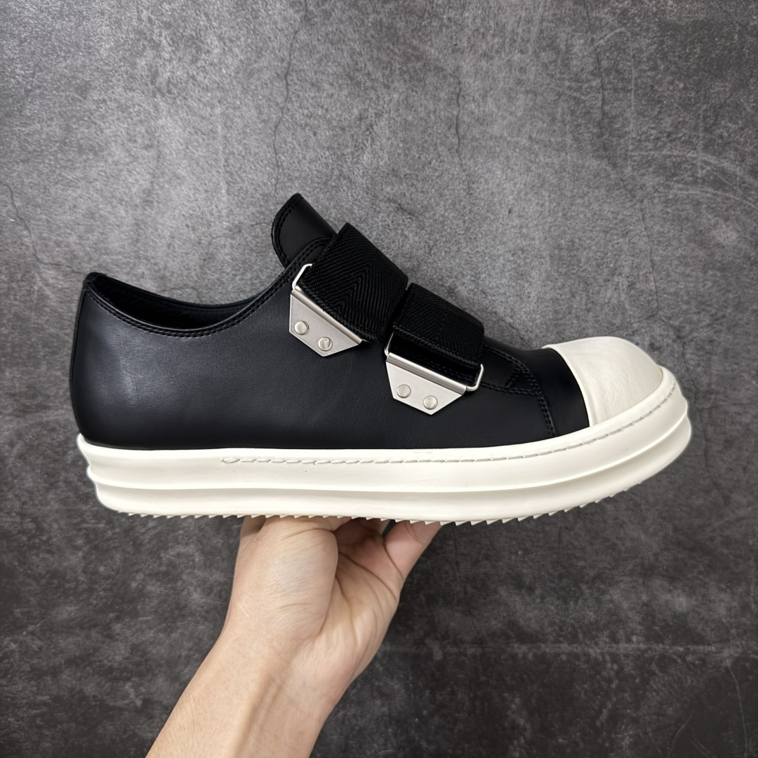 【莞产G版】大匡威RO / Rick Owens DRKSHDW 瑞克·欧文斯 大匡威低帮/低帮 机能金属扣西瓜头 【皮料】 东莞原厂进口全新原厂皮 【鞋头】软糯，轻轻按压有牛皮细细的纹理质感！ 【鞋底】TPU大底奶香味！硬度、肤感一比一！鞋底logo钢印清晰正确！ 【鞋垫】独家私人开模压印！牛皮贴面，双层复合！ 【尺码】 ：36 37 38 39 40 41 42 43 44 45 46！-选品中心