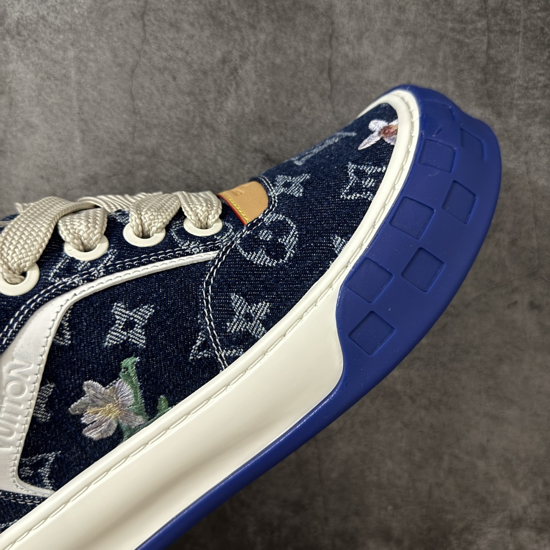 图片[6]-【HS顶级礼盒版】LV 路易威登LOUIS VUITTON Tilted Low Sneakers 倾斜系列低帮复古休闲运动文化百搭板鞋 2026早春款板鞋 饼干鞋 礼盒包装 私模开发大底 正确细节 原鞋原材料1：1打造 完美版型做工 欢迎对比市场任何品质的货品 广东原产 专业LV大厂出品 正确底 大底开发近半年 原楦型开发纸版 全鞋原材料打造 细节 针车 烫金 中底无可挑剔 包装说明书防尘布袋物件(附送官方快递加固牛皮纸外盒!!)# 尺码：39 40 41 42 43 44 45 46-莆田鞋