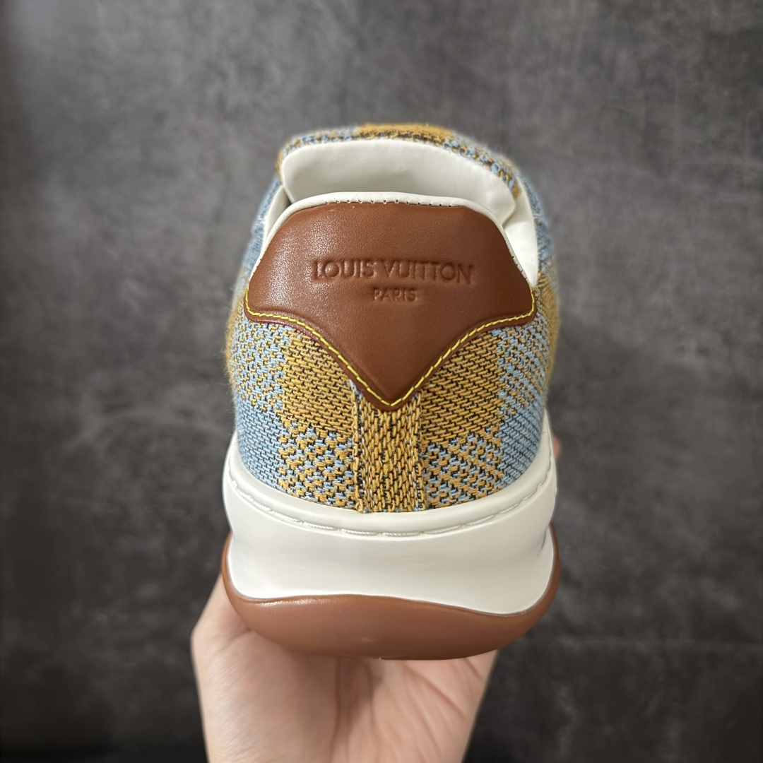 图片[4]-【HS顶级礼盒版】LV 路易威登LOUIS VUITTON Tilted Low Sneakers 倾斜系列低帮复古休闲运动文化百搭板鞋 2026早春款板鞋 饼干鞋 礼盒包装 私模开发大底 正确细节 原鞋原材料1：1打造 完美版型做工 欢迎对比市场任何品质的货品 广东原产 专业LV大厂出品 正确底 大底开发近半年 原楦型开发纸版 全鞋原材料打造 细节 针车 烫金 中底无可挑剔 包装说明书防尘布袋物件(附送官方快递加固牛皮纸外盒!!)# 尺码：39 40 41 42 43 44 45 46-莆田鞋