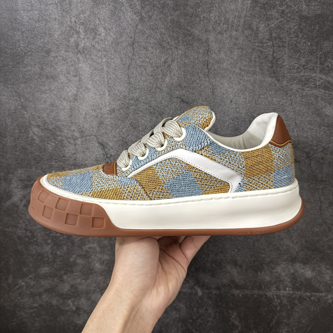 图片[2]-【HS顶级礼盒版】LV 路易威登LOUIS VUITTON Tilted Low Sneakers 倾斜系列低帮复古休闲运动文化百搭板鞋 2026早春款板鞋 饼干鞋 礼盒包装 私模开发大底 正确细节 原鞋原材料1：1打造 完美版型做工 欢迎对比市场任何品质的货品 广东原产 专业LV大厂出品 正确底 大底开发近半年 原楦型开发纸版 全鞋原材料打造 细节 针车 烫金 中底无可挑剔 包装说明书防尘布袋物件(附送官方快递加固牛皮纸外盒!!)# 尺码：39 40 41 42 43 44 45 46-莆田鞋