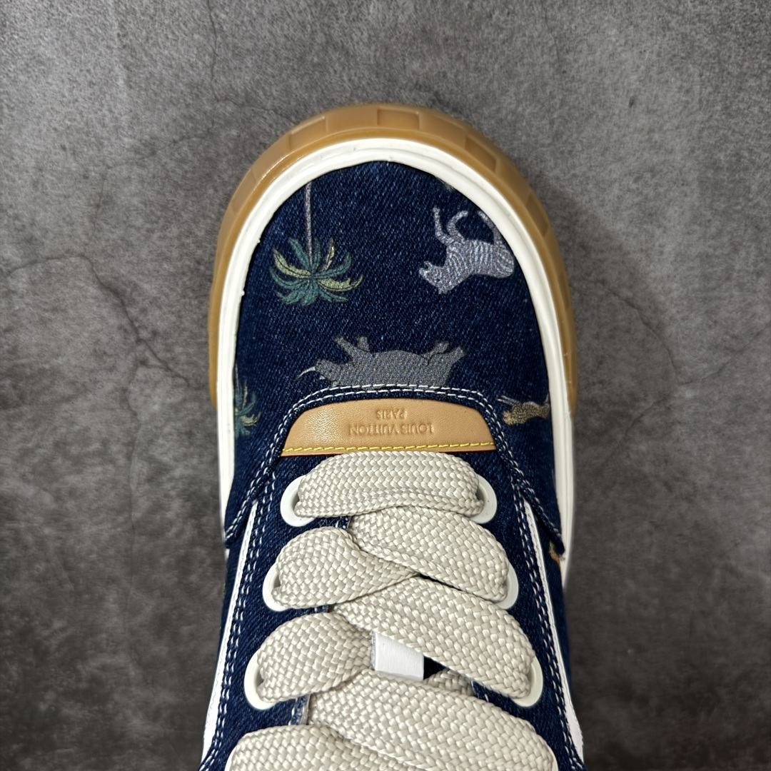图片[5]-【HS顶级礼盒版】LV 路易威登LOUIS VUITTON Tilted Low Sneakers 倾斜系列低帮复古休闲运动文化百搭板鞋 2026早春款板鞋 饼干鞋 礼盒包装 私模开发大底 正确细节 原鞋原材料1：1打造 完美版型做工 欢迎对比市场任何品质的货品 广东原产 专业LV大厂出品 正确底 大底开发近半年 原楦型开发纸版 全鞋原材料打造 细节 针车 烫金 中底无可挑剔 包装说明书防尘布袋物件(附送官方快递加固牛皮纸外盒!!)# 尺码：39 40 41 42 43 44 45 46-选品中心