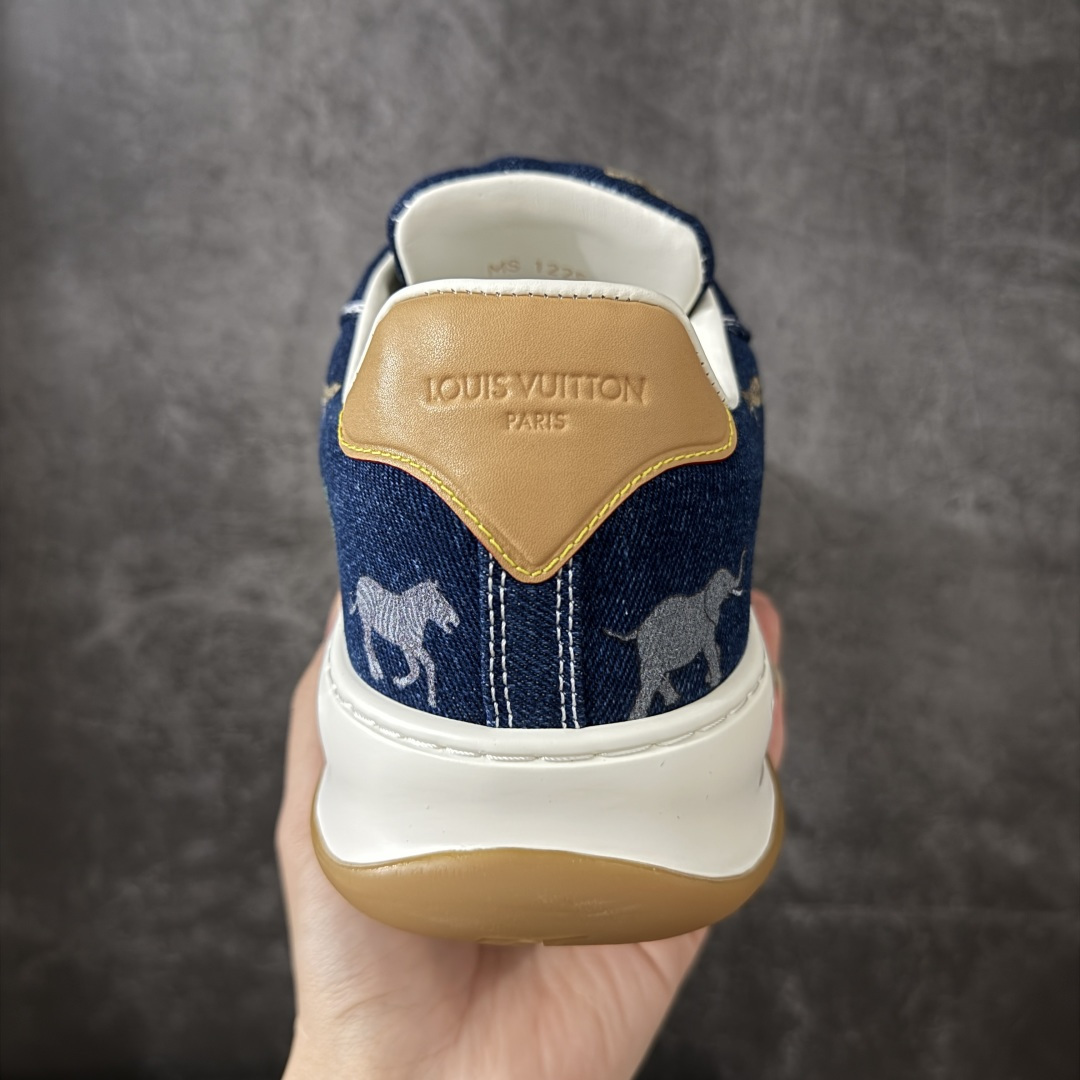图片[4]-【HS顶级礼盒版】LV 路易威登LOUIS VUITTON Tilted Low Sneakers 倾斜系列低帮复古休闲运动文化百搭板鞋 2026早春款板鞋 饼干鞋 礼盒包装 私模开发大底 正确细节 原鞋原材料1：1打造 完美版型做工 欢迎对比市场任何品质的货品 广东原产 专业LV大厂出品 正确底 大底开发近半年 原楦型开发纸版 全鞋原材料打造 细节 针车 烫金 中底无可挑剔 包装说明书防尘布袋物件(附送官方快递加固牛皮纸外盒!!)# 尺码：39 40 41 42 43 44 45 46-选品中心