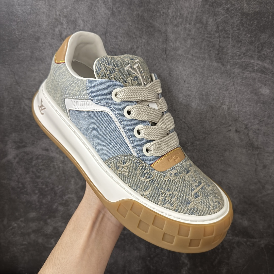 图片[3]-【HS顶级礼盒版】LV 路易威登LOUIS VUITTON Tilted Low Sneakers 倾斜系列低帮复古休闲运动文化百搭板鞋 2026早春款板鞋 饼干鞋 礼盒包装 私模开发大底 正确细节 原鞋原材料1：1打造 完美版型做工 欢迎对比市场任何品质的货品 广东原产 专业LV大厂出品 正确底 大底开发近半年 原楦型开发纸版 全鞋原材料打造 细节 针车 烫金 中底无可挑剔 包装说明书防尘布袋物件(附送官方快递加固牛皮纸外盒!!)# 尺码：39 40 41 42 43 44 45 46-选品中心