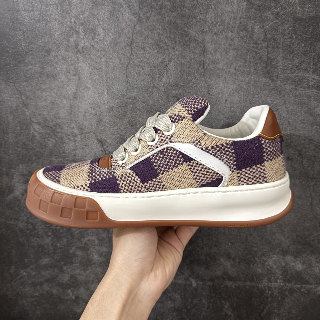 图片[2]-【HS顶级礼盒版】LV 路易威登LOUIS VUITTON Tilted Low Sneakers 倾斜系列低帮复古休闲运动文化百搭板鞋 2026早春款板鞋 饼干鞋 礼盒包装 私模开发大底 正确细节 原鞋原材料1：1打造 完美版型做工 欢迎对比市场任何品质的货品 广东原产 专业LV大厂出品 正确底 大底开发近半年 原楦型开发纸版 全鞋原材料打造 细节 针车 烫金 中底无可挑剔 包装说明书防尘布袋物件(附送官方快递加固牛皮纸外盒!!)# 尺码：39 40 41 42 43 44 45 46-选品中心