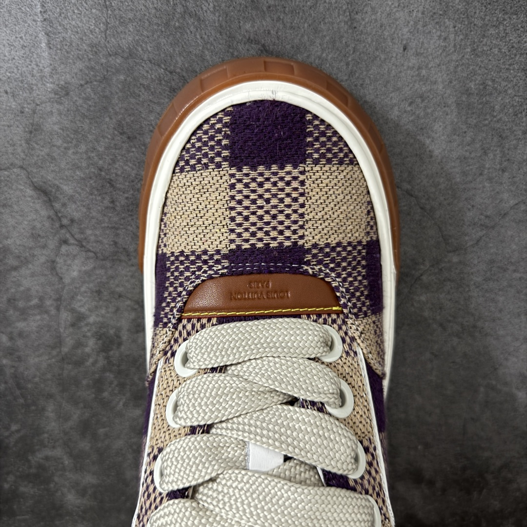 图片[5]-【HS顶级礼盒版】LV 路易威登LOUIS VUITTON Tilted Low Sneakers 倾斜系列低帮复古休闲运动文化百搭板鞋 2026早春款板鞋 饼干鞋 礼盒包装 私模开发大底 正确细节 原鞋原材料1：1打造 完美版型做工 欢迎对比市场任何品质的货品 广东原产 专业LV大厂出品 正确底 大底开发近半年 原楦型开发纸版 全鞋原材料打造 细节 针车 烫金 中底无可挑剔 包装说明书防尘布袋物件(附送官方快递加固牛皮纸外盒!!)# 尺码：39 40 41 42 43 44 45 46-选品中心