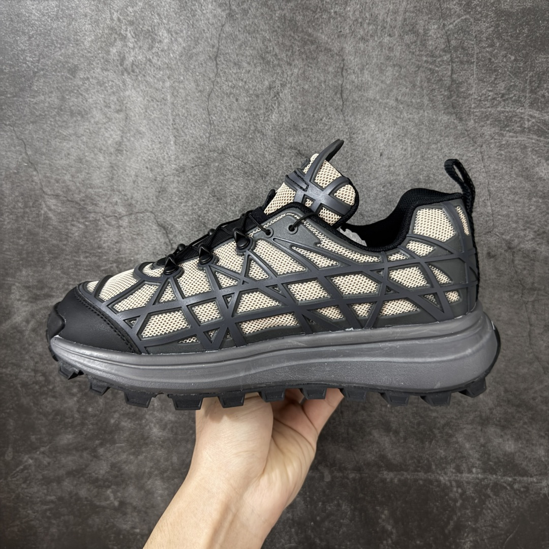 图片[2]-【莞产礼盒版】Dior 迪奥 B31 Runner 运动鞋 采用进口网眼织物精心制作，搭配曲纹藤格纹注塑橡胶提升格调，全新演绎经典图案，彰显未来主义的风格。 鞋舌和正面饰以 Dior标志， 孔眼突显徒步鞋的风格，CD Diamond 抽绳彰显科技魅力。纹理凹口厚底采用橡胶精心制作，提供理想的抓地力，加固鞋跟缔造舒适非凡的穿着体验。 可与运动服饰和休闲装扮搭配，打造精致造型 尺码：39-45-选品中心