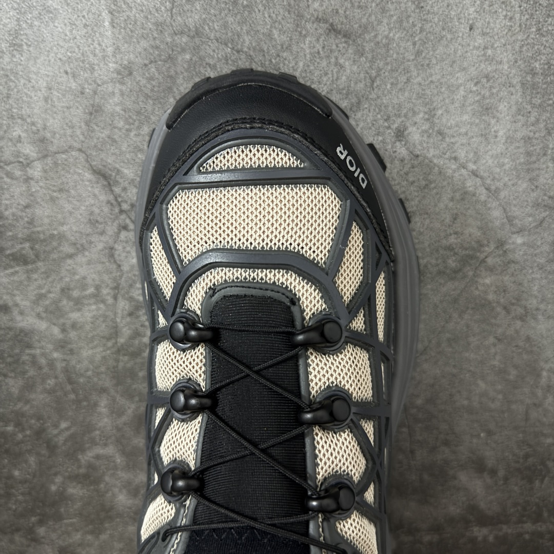 图片[5]-【莞产礼盒版】Dior 迪奥 B31 Runner 运动鞋 采用进口网眼织物精心制作，搭配曲纹藤格纹注塑橡胶提升格调，全新演绎经典图案，彰显未来主义的风格。 鞋舌和正面饰以 Dior标志， 孔眼突显徒步鞋的风格，CD Diamond 抽绳彰显科技魅力。纹理凹口厚底采用橡胶精心制作，提供理想的抓地力，加固鞋跟缔造舒适非凡的穿着体验。 可与运动服饰和休闲装扮搭配，打造精致造型 尺码：39-45-选品中心