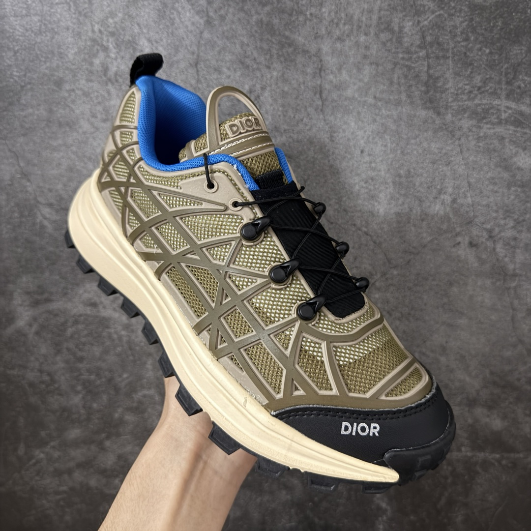 图片[3]-【莞产礼盒版】Dior 迪奥 B31 Runner 运动鞋 采用进口网眼织物精心制作，搭配曲纹藤格纹注塑橡胶提升格调，全新演绎经典图案，彰显未来主义的风格。 鞋舌和正面饰以 Dior标志， 孔眼突显徒步鞋的风格，CD Diamond 抽绳彰显科技魅力。纹理凹口厚底采用橡胶精心制作，提供理想的抓地力，加固鞋跟缔造舒适非凡的穿着体验。 可与运动服饰和休闲装扮搭配，打造精致造型 尺码：39-45-选品中心
