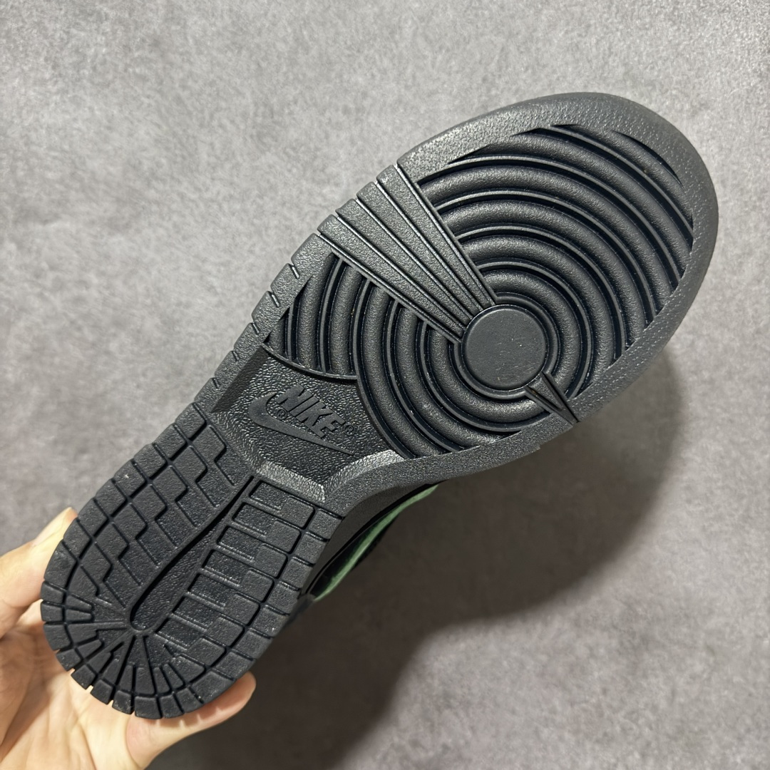 图片[9]-【公司级】Nike Big Nike Low Lux 全系配色陆续出货-黑绿 大厂纯原品质出货 超高清洁度 皮料切割干净无任何毛边 细节完美 于经典复古风格的休闲板鞋，整体是低饱和度的复古配色，百搭且自带“美式复古感”。鞋后跟的“NIKE”字母标识，也是这一系列的标志性设计 细节感满满，复古氛围狠狠拿捏！全系经典复古永不过时！ 货号：854166-008 尺码：36 36.5 37.5 38 38.5 39 40 40.5 41 42 42.5 43 44 44.5 45-选品中心