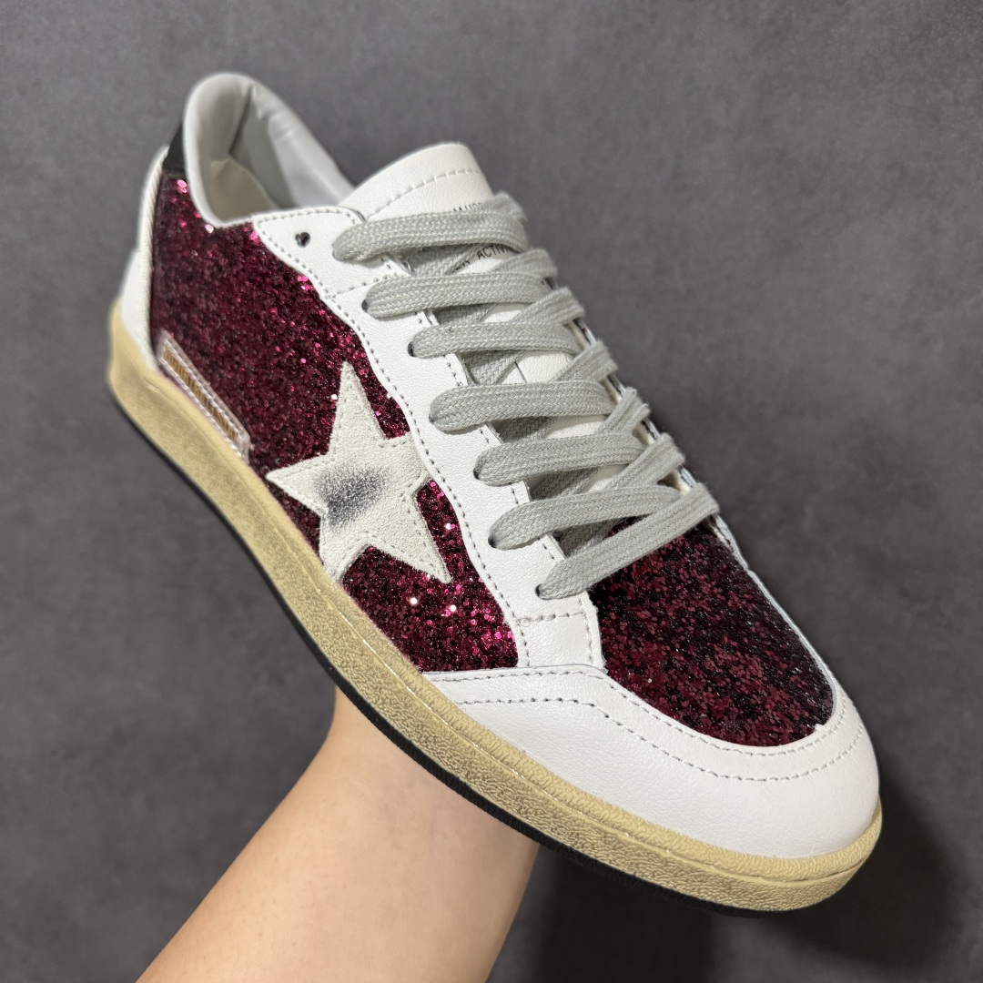 图片[3]-【H11纯原】GGDB Golden Goose Super Star 小脏鞋 复古休闲 手工做旧 头层牛皮 男女同款板鞋 #独家原盒 原底原料 开模打造 #原厂织唛鞋标 高精密准度 #全手工打磨做旧 匹配原版98%以上 #原厂增高鞋垫 完美精细做工 #外贸平台专供 顶级品质头层牛皮 #皮料切割干净 无任何毛边 清洁度细节完美 #全手工打磨做旧 还原巴黎时装周出镜质感 #全方位贴合包裹脚型 舒服不磨脚 #自带3厘米内增高 隐形拉长腿部线条 尺码：36 37 38 39 40 41 42 43 44 45 46-选品中心