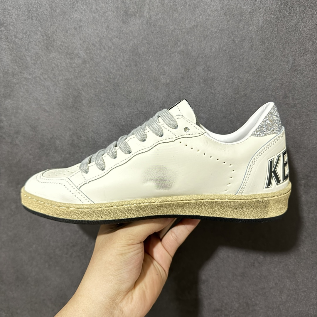 图片[2]-【H11纯原】GGDB Golden Goose Super Star 小脏鞋 复古休闲 手工做旧 头层牛皮 男女同款板鞋 #独家原盒 原底原料 开模打造 #原厂织唛鞋标 高精密准度 #全手工打磨做旧 匹配原版98%以上 #原厂增高鞋垫 完美精细做工 #外贸平台专供 顶级品质头层牛皮 #皮料切割干净 无任何毛边 清洁度细节完美 #全手工打磨做旧 还原巴黎时装周出镜质感 #全方位贴合包裹脚型 舒服不磨脚 #自带3厘米内增高 隐形拉长腿部线条 尺码：36 37 38 39 40 41 42 43 44 45 46-选品中心